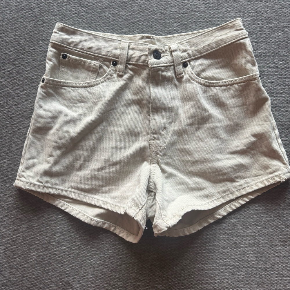 Levi's Women's Cream Shorts